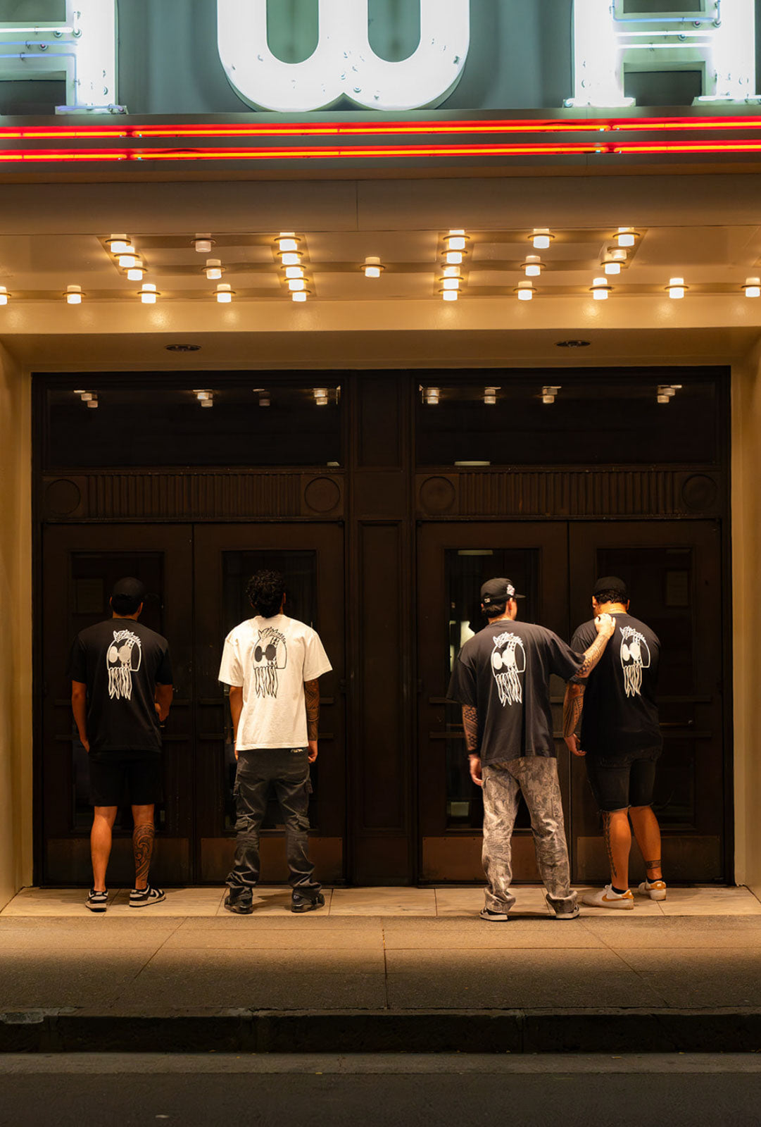 'Ekahi Black Oversized T-Shirt